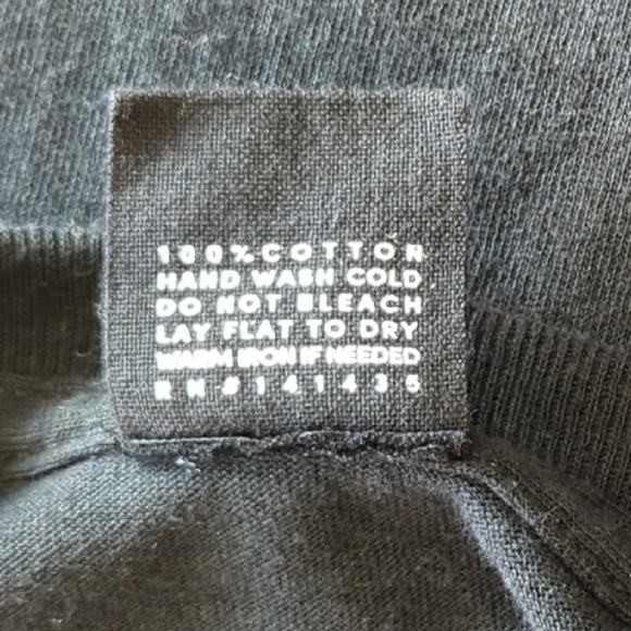 Black KISS Graphic Women's Tee Size Small/Medium - Picture 5 of 7